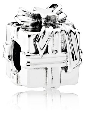 Present/Gift Box with Star Bow Charm